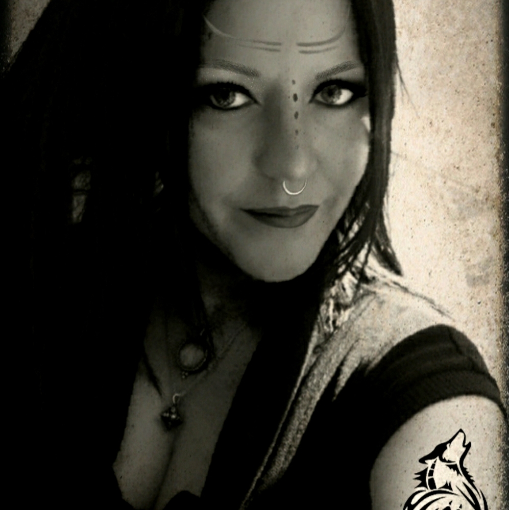 Welcome to my closet🤎🤎